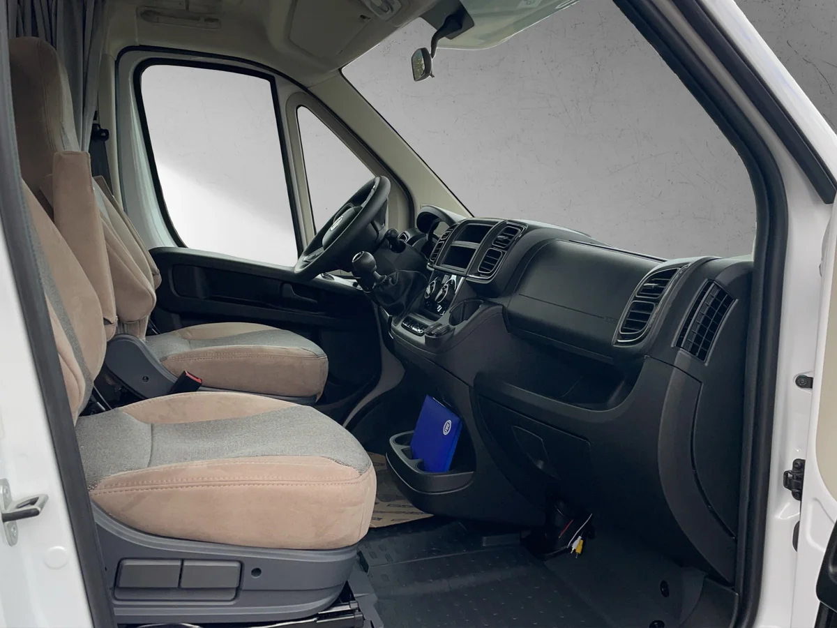 A 464 PRO 5 Sitzplätze Navi Kamera