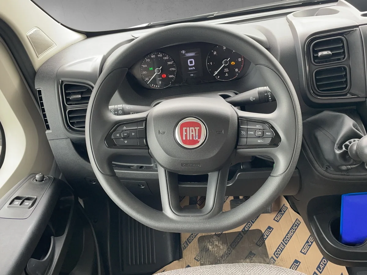 A 464 PRO 5 Sitzplätze Navi Kamera