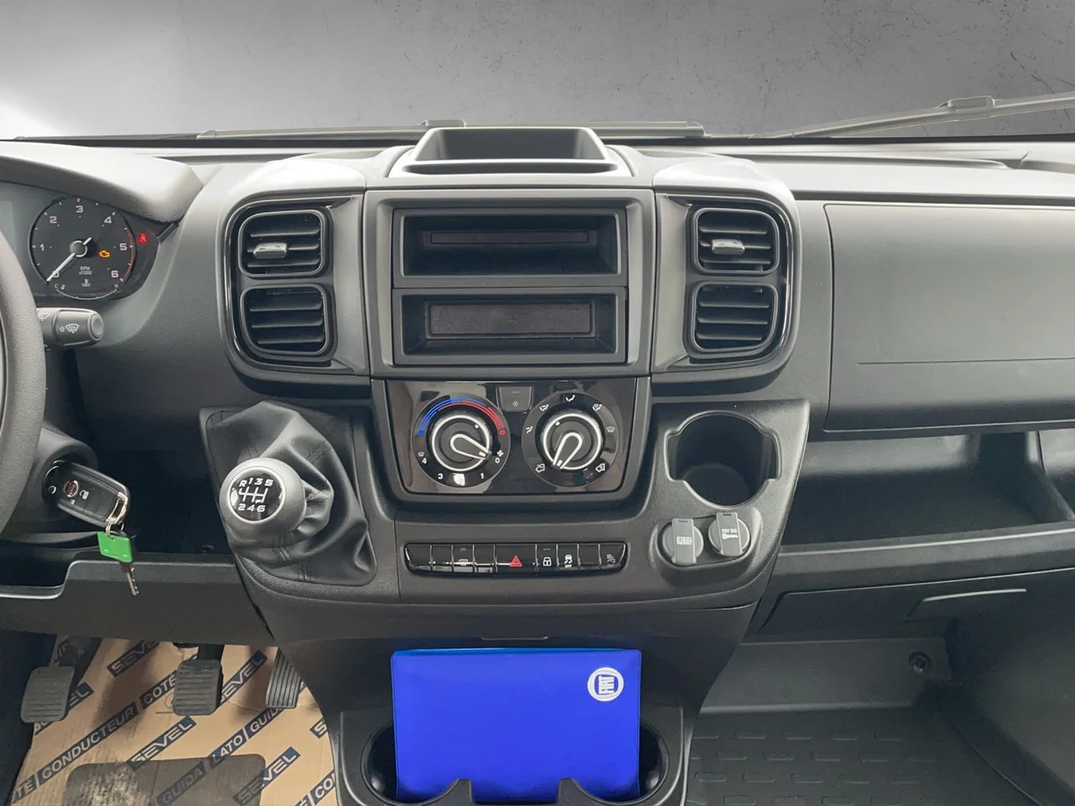 A 464 PRO 5 Sitzplätze Navi Kamera