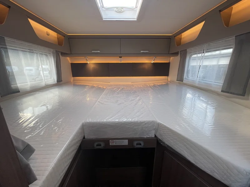 T 448 PRO+ ACC 5 Sitzplätze Navi Kamera