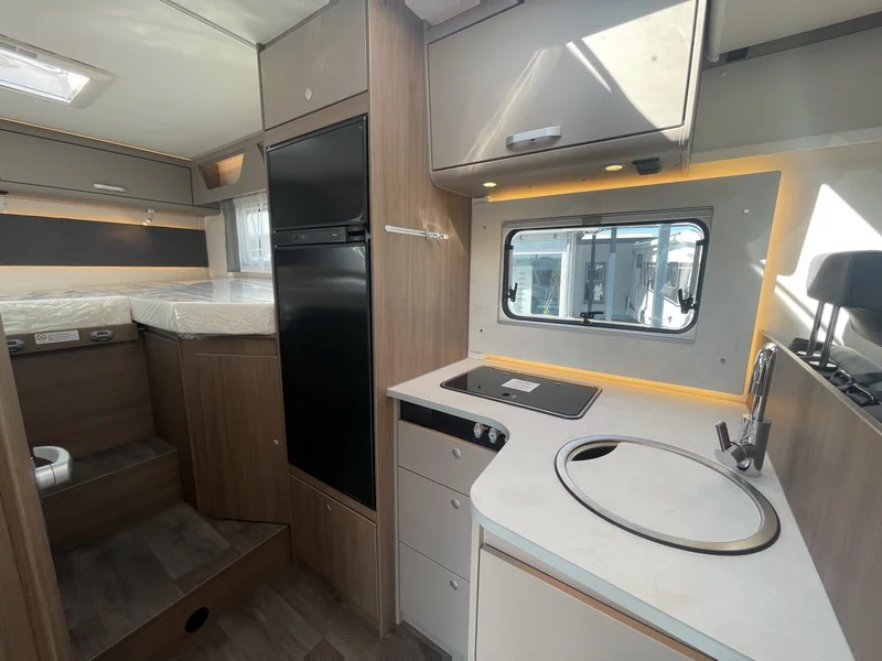 T 448 PRO+ ACC 5 Sitzplätze Navi Kamera