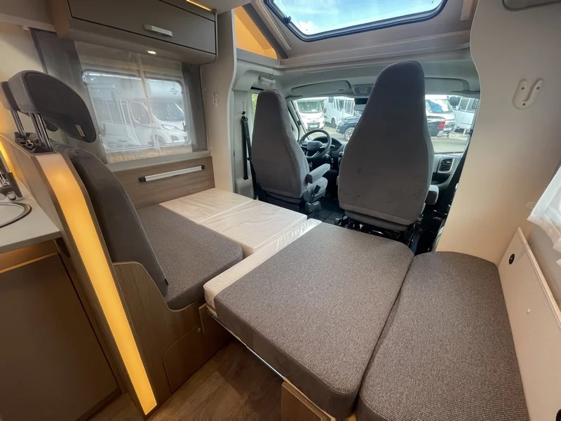 T 448 PRO+ ACC 5 Sitzplätze Navi Kamera