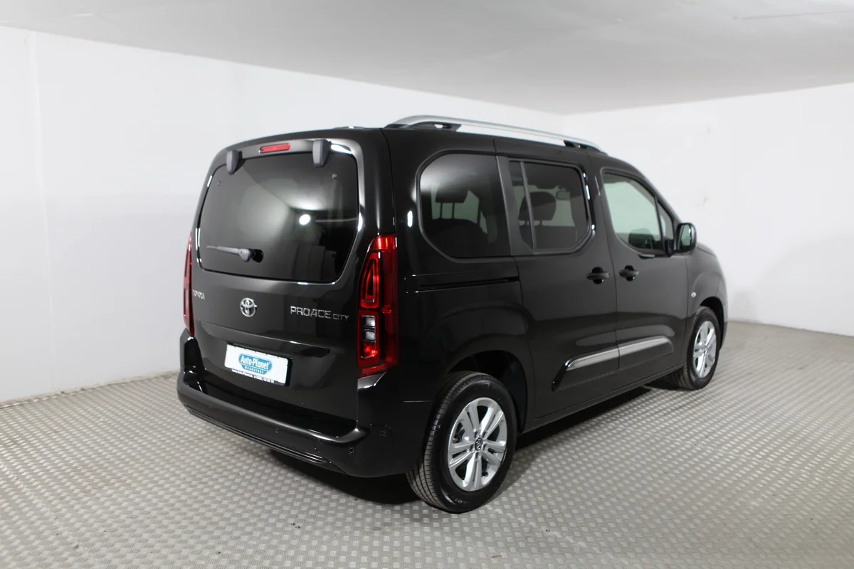 Proace City Verso 1.2T Team D