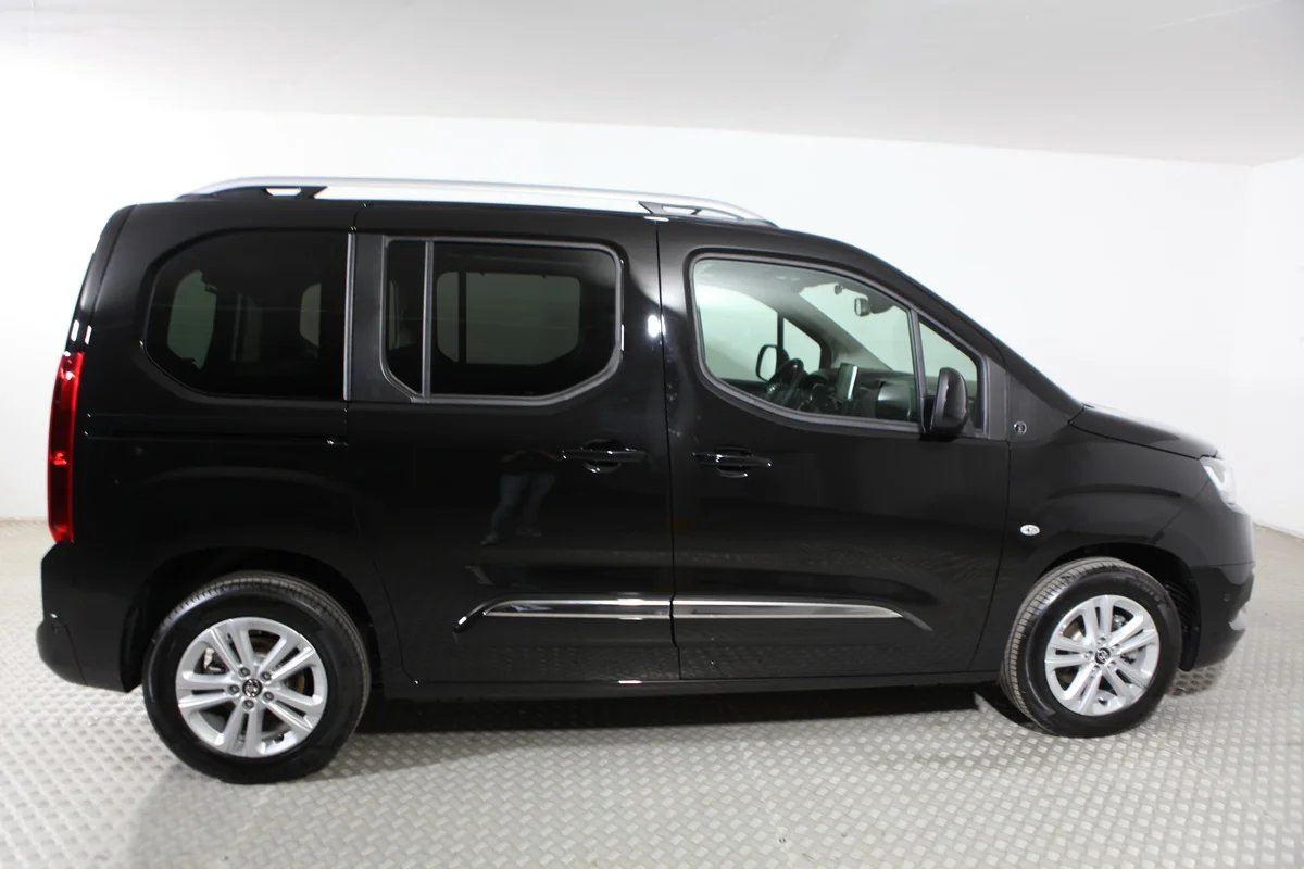 Proace City Verso 1.2T Team D