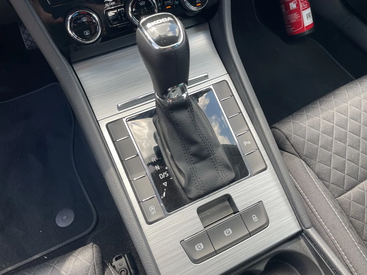 Superb Combi III 2.0 TDI DSG Ambition
