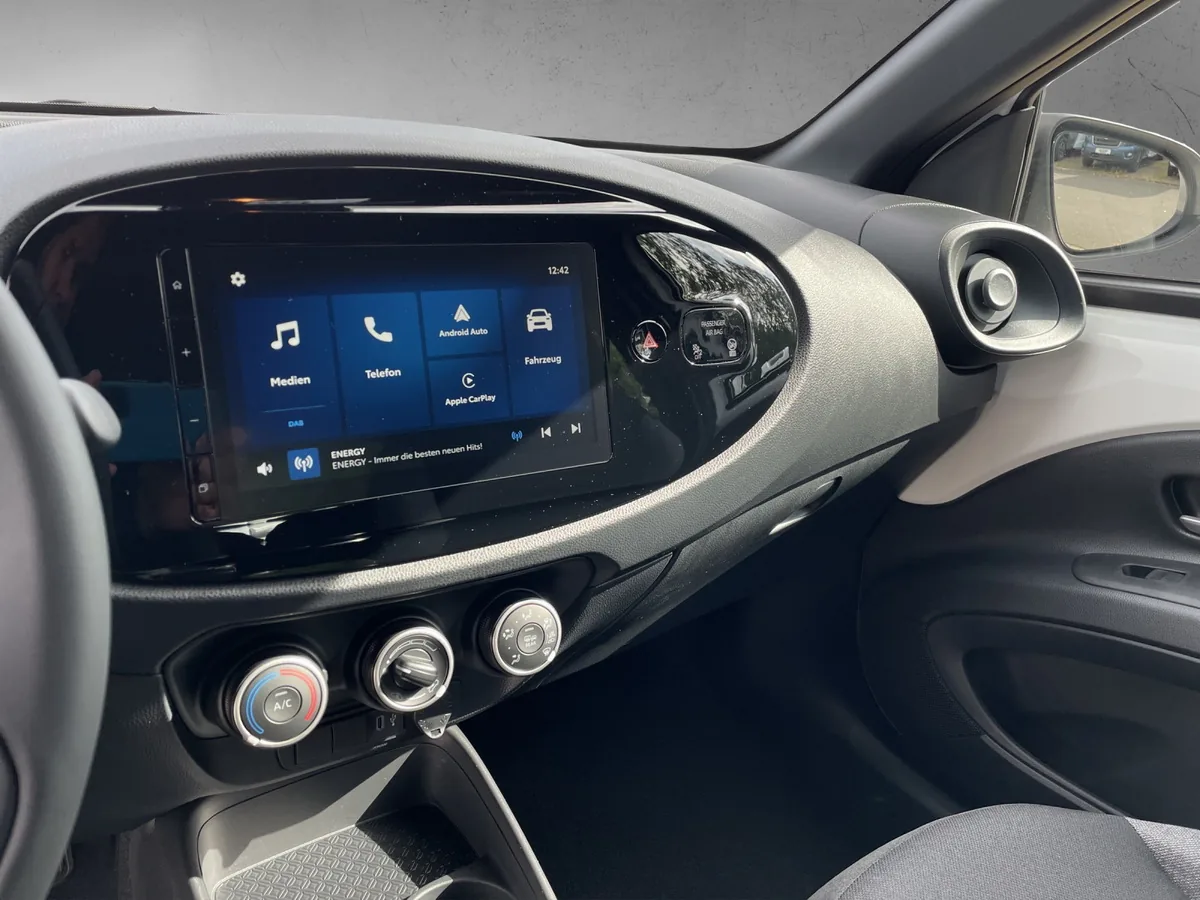 Aygo X 1.0 Play