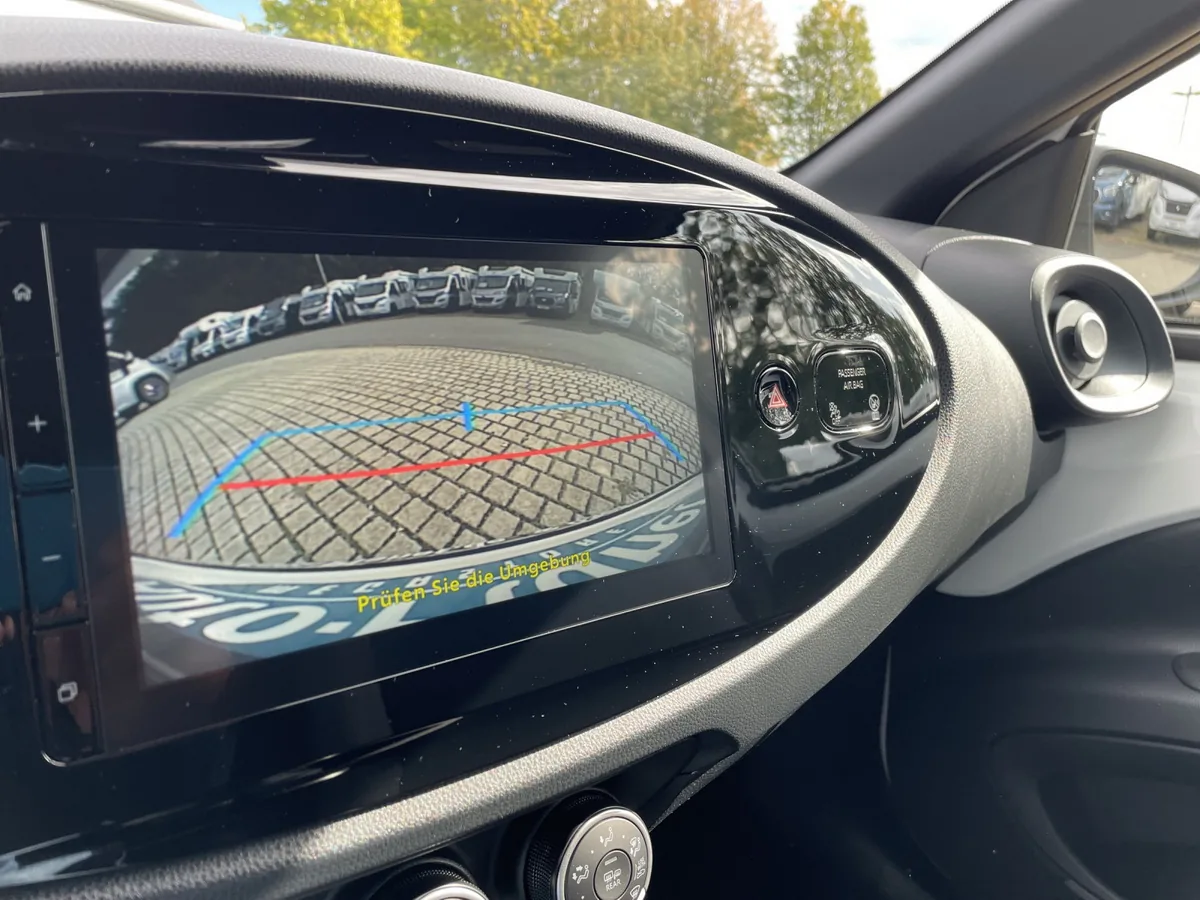 Aygo X 1.0 Play
