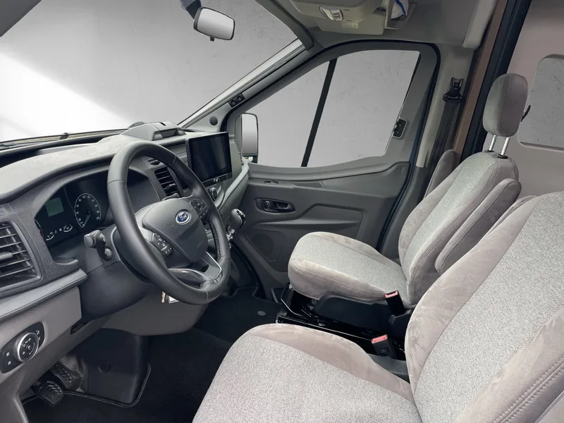 CV 590 4X4 EDITION 24 mit Fahrradträger
