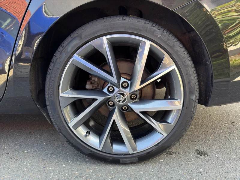 Superb III 2.0 TDI 4x4 Sportline 