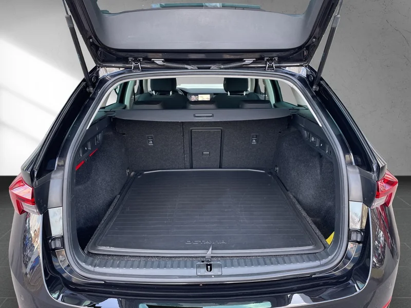 Octavia Combi IV 2.0 TDI DSG Tour