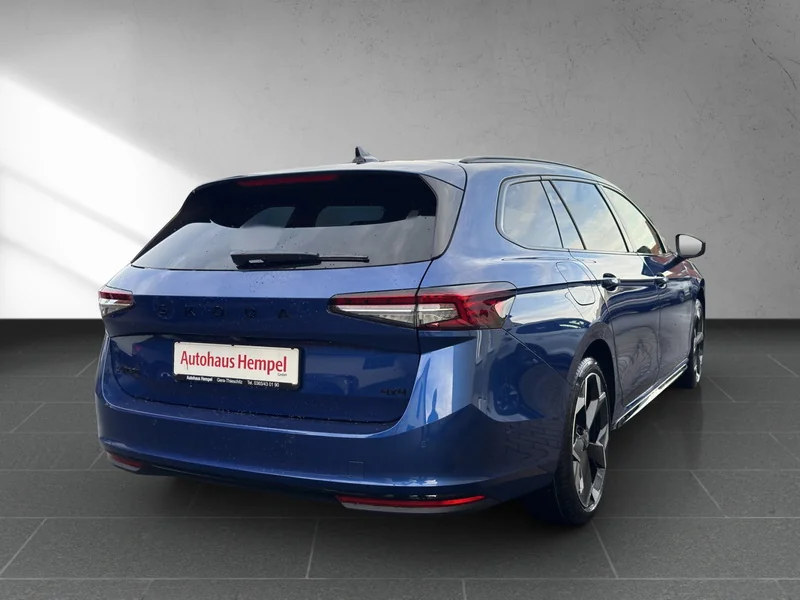 Superb Combi IV 2.0 TSI 4x4 DSG Sportline