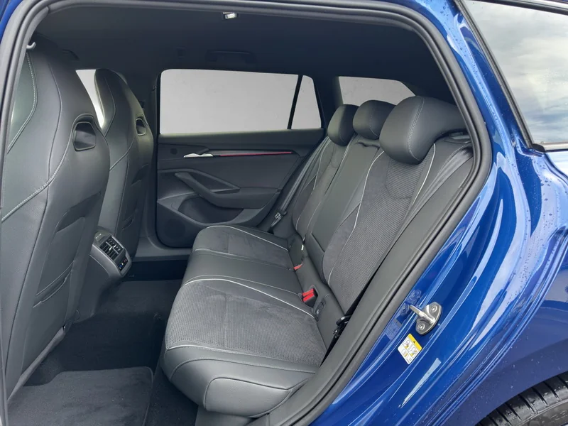 Superb Combi IV 2.0 TSI 4x4 DSG Sportline