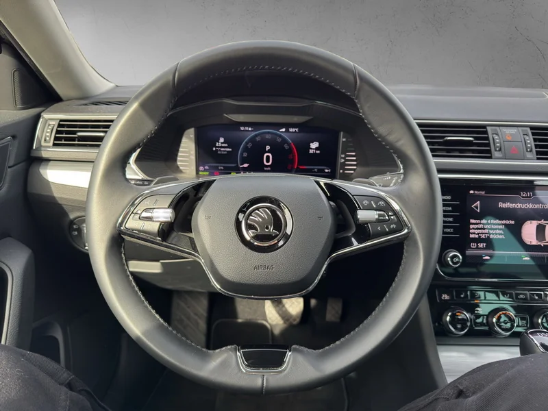 Superb Combi III 1.4 TSI iV DSG