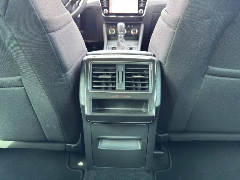 Superb Combi III 1.4 TSI iV DSG