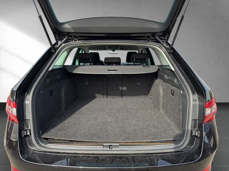 Superb Combi III 1.4 TSI iV DSG