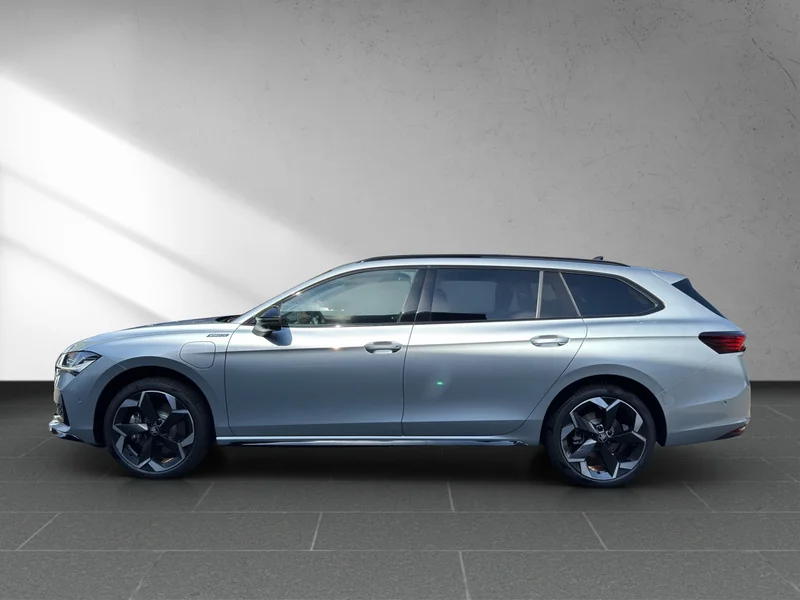 Superb Combi IV 1.5 TSI iV DSG Sportline