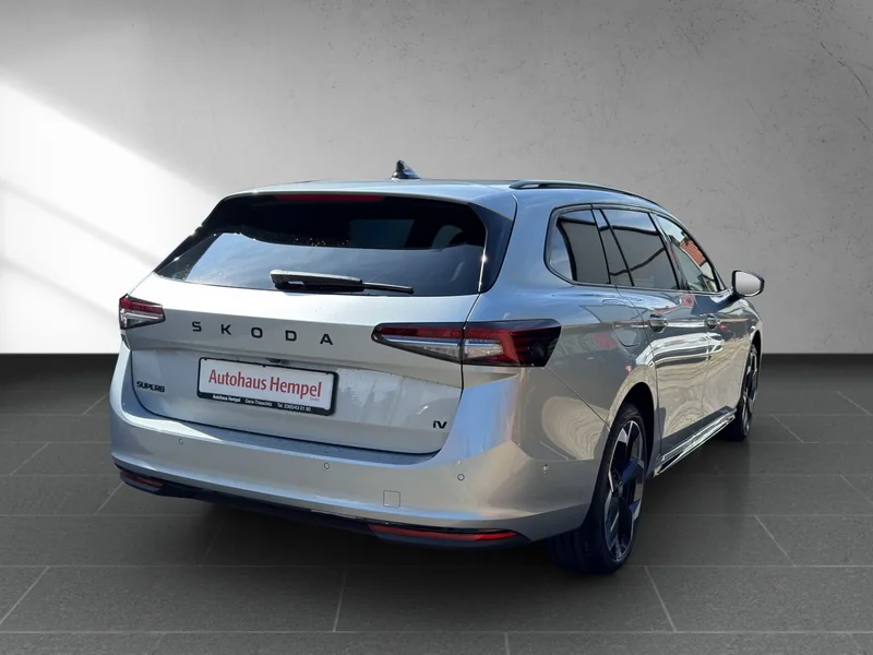 Superb Combi IV 1.5 TSI iV DSG Sportline