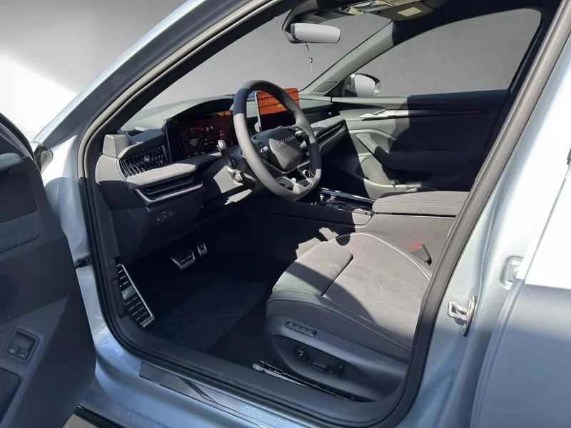 Superb Combi IV 1.5 TSI iV DSG Sportline