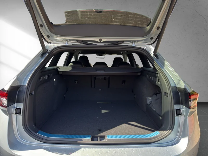 Superb Combi IV 1.5 TSI iV DSG Sportline