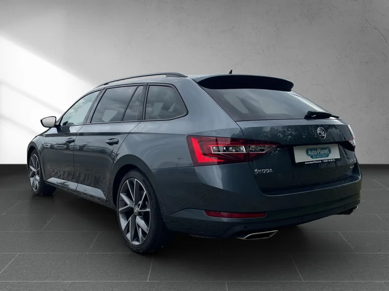 Superb Combi III 2.0 TSI DSG 4x4 Sportline