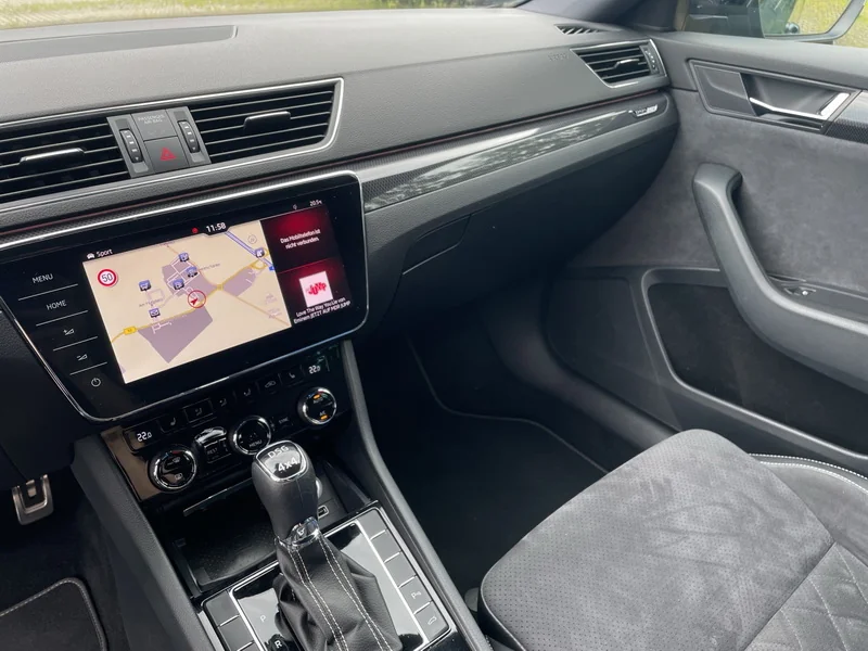 Superb Combi III 2.0 TSI DSG 4x4 Sportline