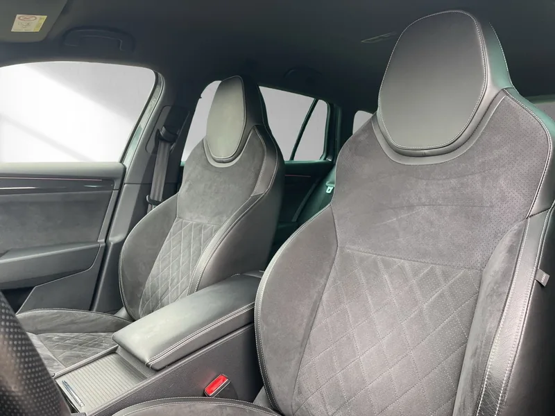 Superb Combi III 2.0 TSI DSG 4x4 Sportline