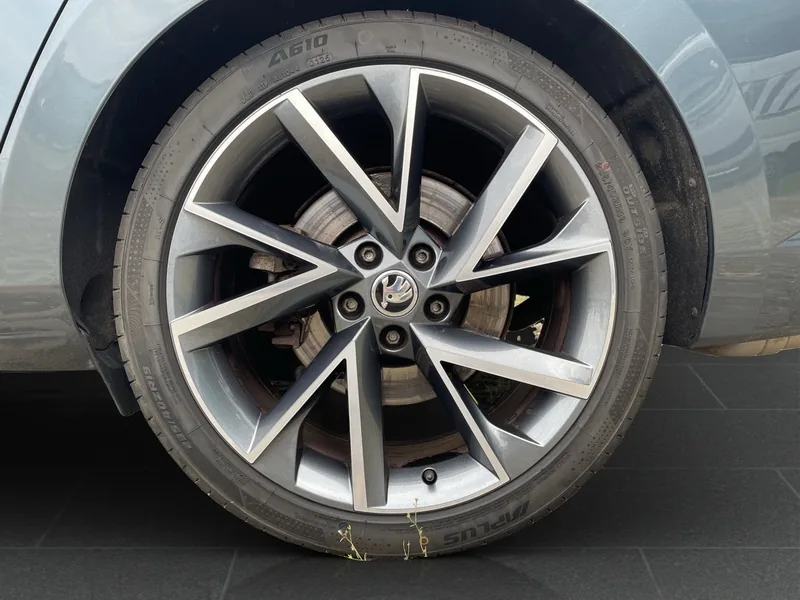 Superb Combi III 2.0 TSI DSG 4x4 Sportline