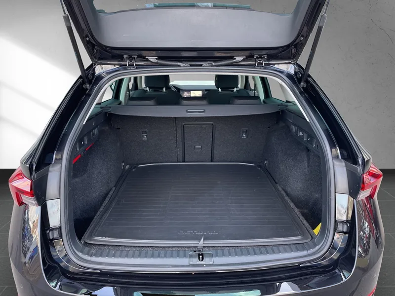 Octavia Combi IV 2.0 TDI DSG Tour